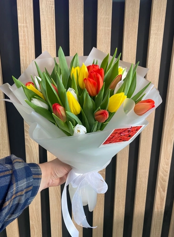 Букет &laquo;Радужный&raquo; от интернет-магазина цветов в 