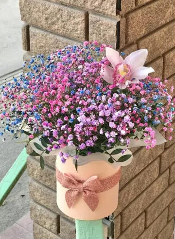 Шляпная коробка «Исключительность» от интернет-магазина цветов в 