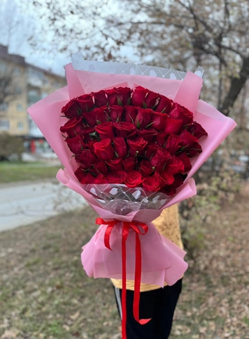 Букет 51 роза «Аргентинское танго» от интернет-магазина цветов в 