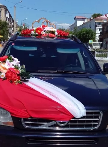 Оформление автомобиля  &laquo;Наша сказка&raquo; от интернет-магазина цветов в 