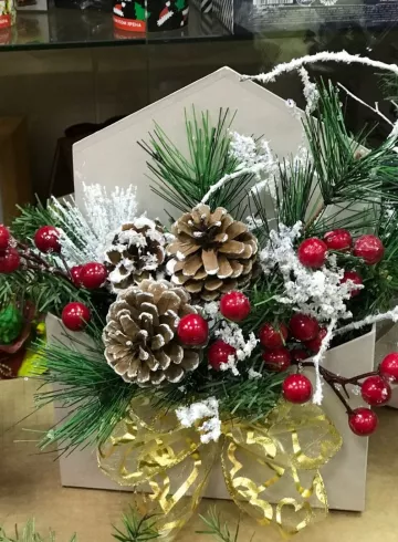 Композиция «Новогоднее украшение» от интернет-магазина цветов в 