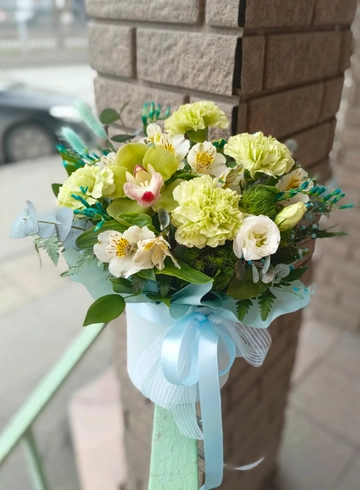 Композиция «Стильная» от интернет-магазина цветов в 