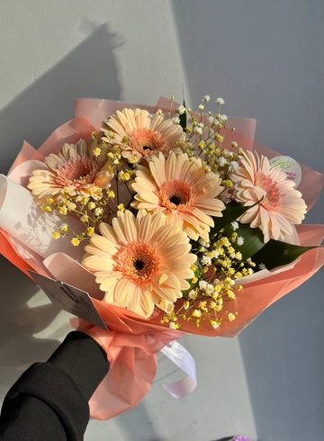 Букет «Пышный бал» от интернет-магазина цветов в 